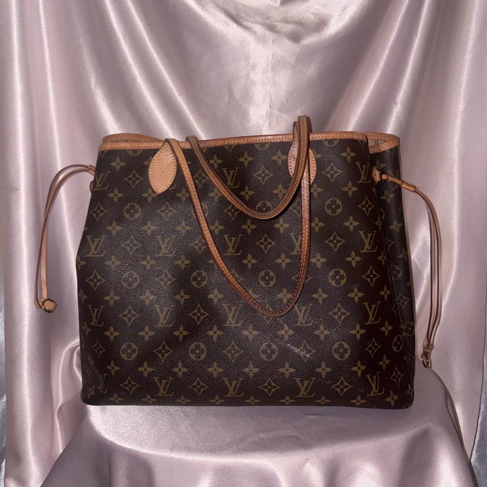 Louis Vuitton Neverfull GM Monogram Tote